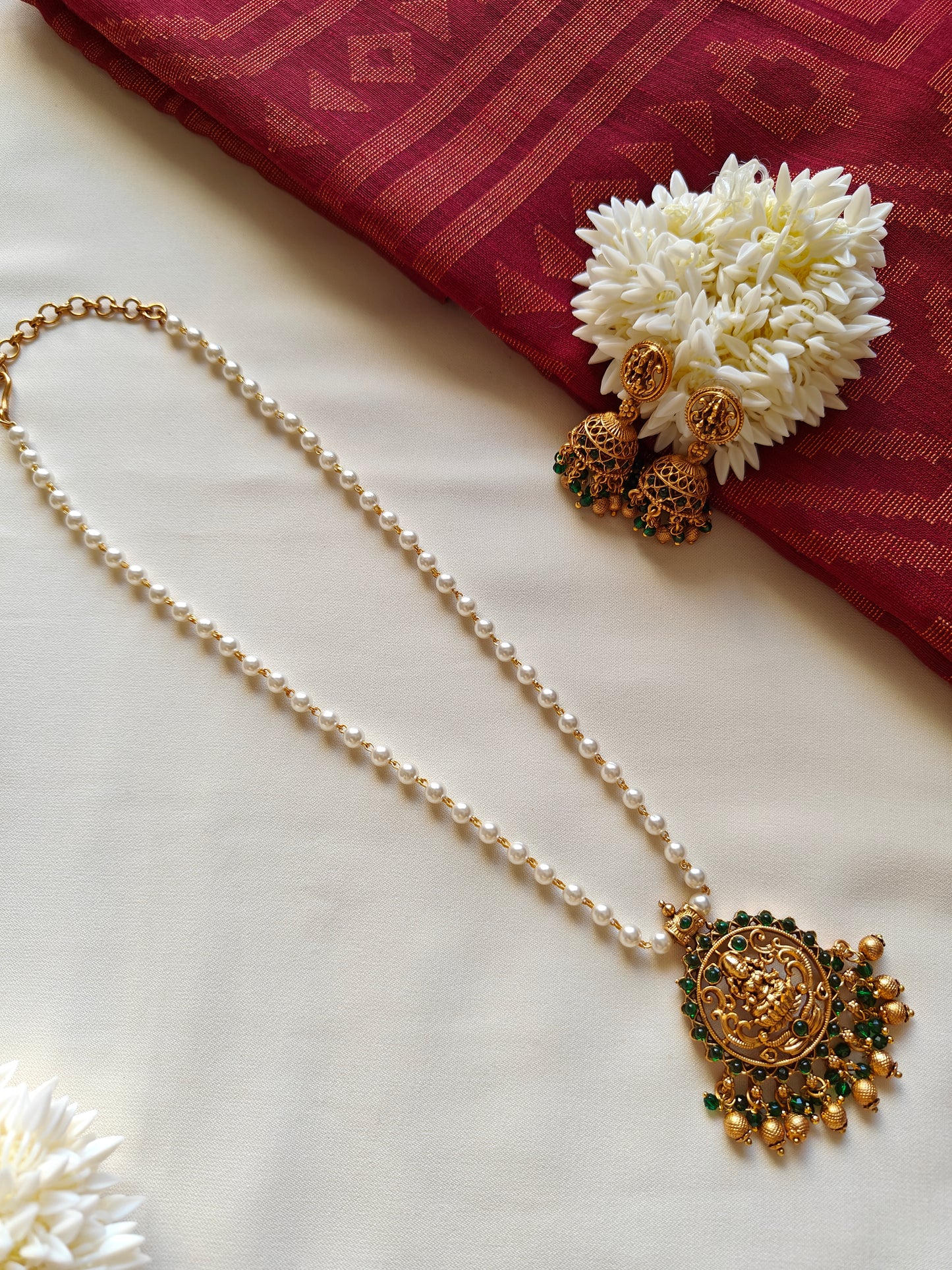 Laxmi pendant pearl necklace set