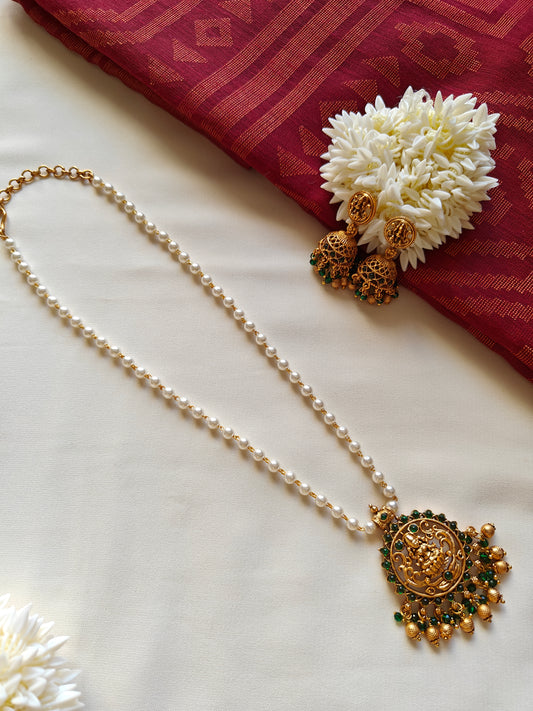 Laxmi pendant pearl necklace set