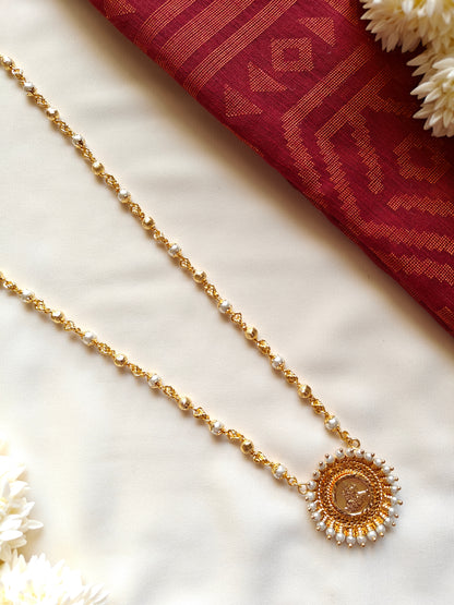 Pearl round pendant necklace