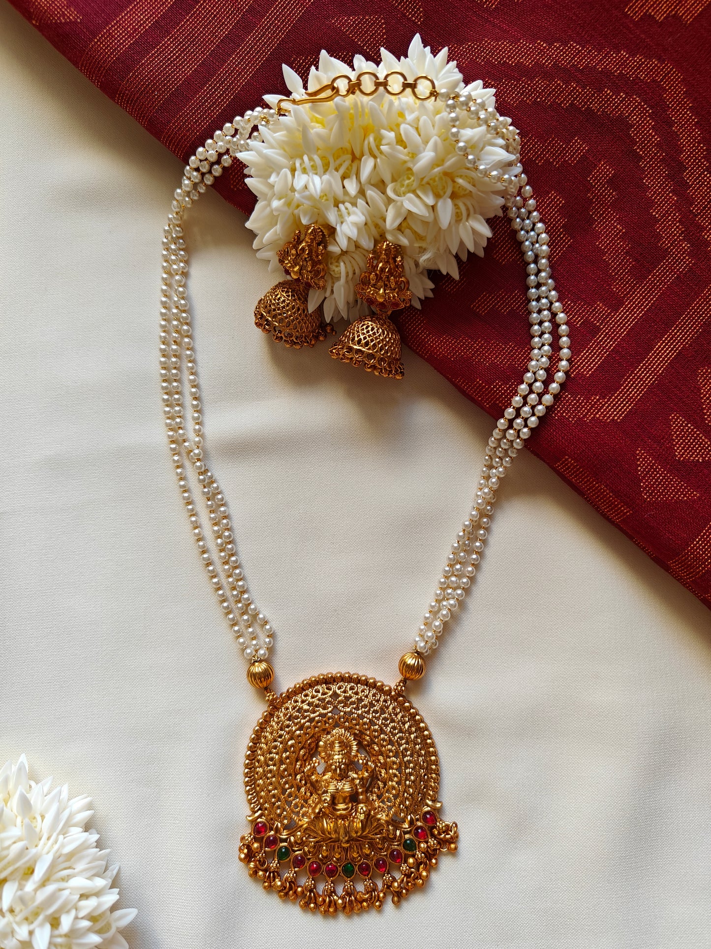 Laxmi pendant pearl necklace