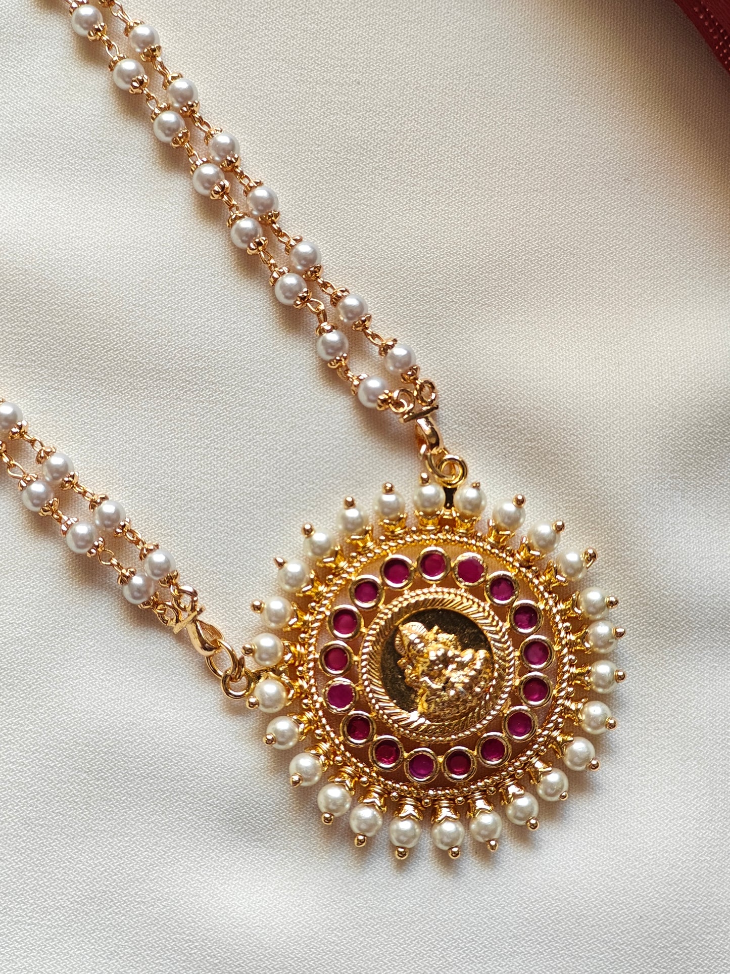 Laxmi Kemp Pearl Necklace